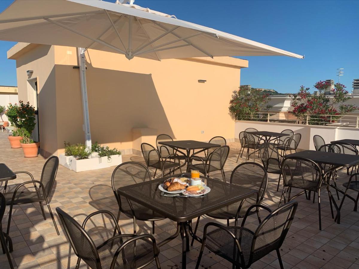 Hotel Bahia San Benedetto del Tronto Exterior foto