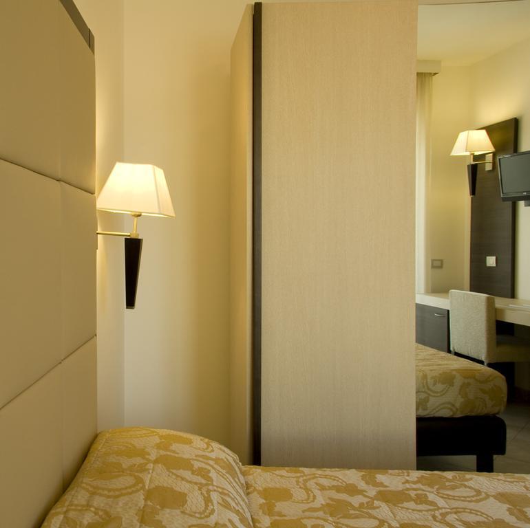 Hotel Bahia San Benedetto del Tronto Zimmer foto